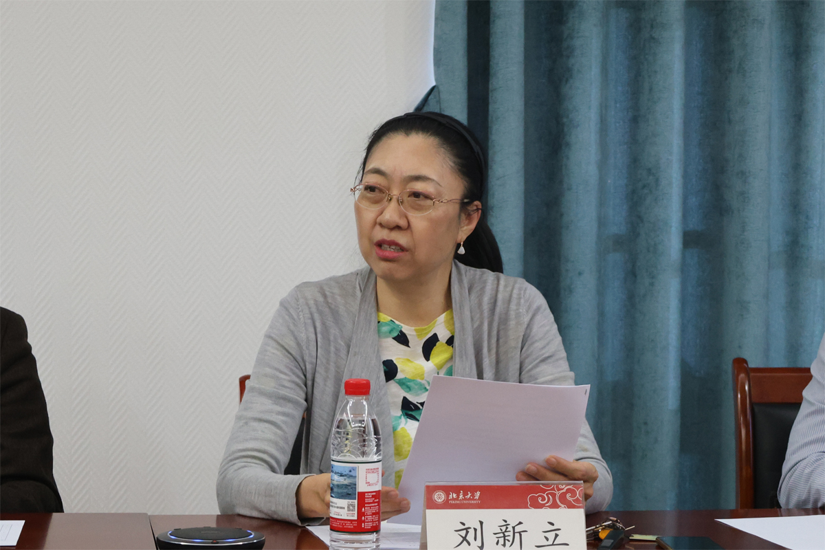 编辑后：图3 刘新立介绍保险硕士培养情况.jpg