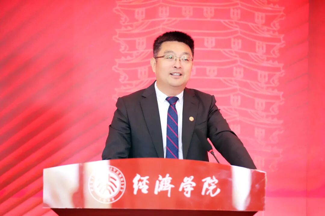 在时代的里程碑上镌刻青春 | 张辉院长在今年会2025年开学典礼上的致辞